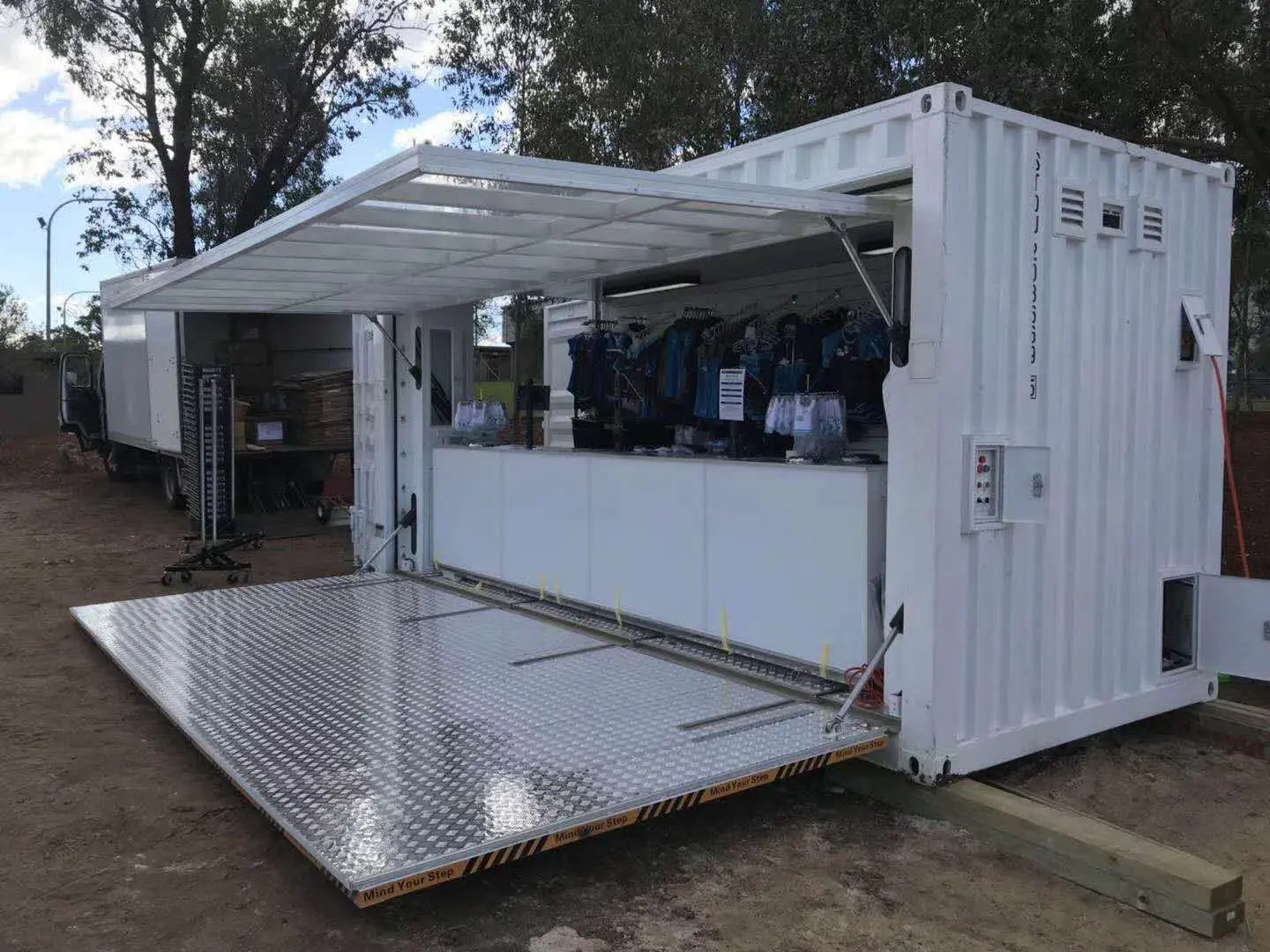 20ft expandable shipping container shop (2)