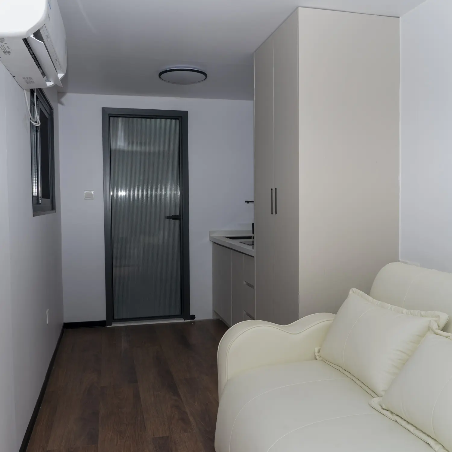 Hot Selling 20ft Modular Storage Container House Fully Equipped and Mostly Furnished Prefab Shipping Furnished Mobile Container Tiny Houses